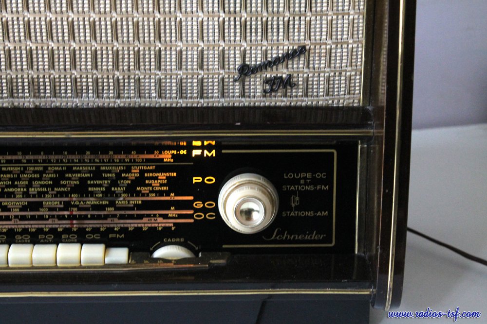 Radio TSF Schneider modèle Romance 58 FM